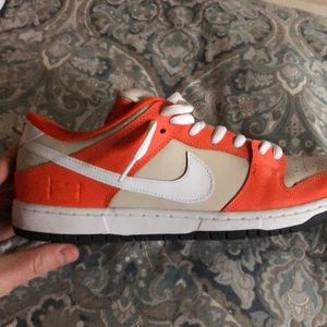 nike dunk sb low orange box